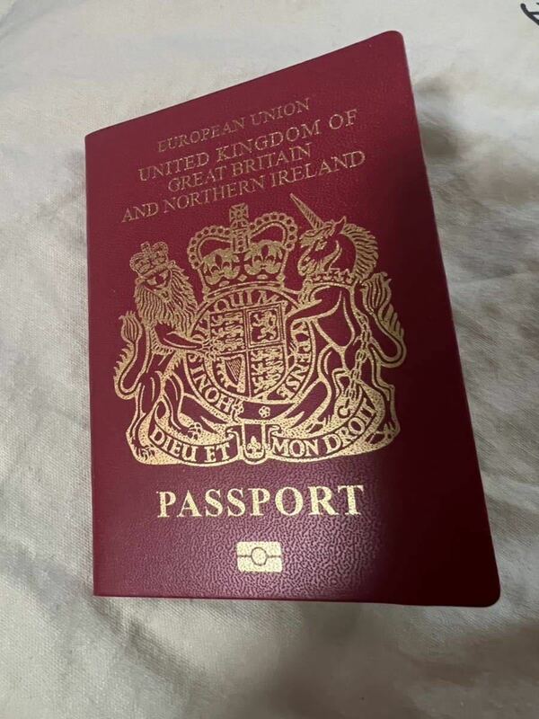 未使用　激レア　MI6 UK イギリスパスポート(映画撮影用小道具) 大英帝国旅券帳　イギリス軍　英国軍