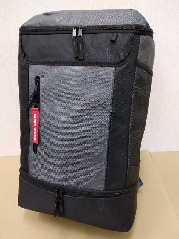 新品未使用　送料無料　メンズ　レディース　キッズ　大容量　上下2層式　バックパック　リュックサック　スポーツリュック　部活バッグ