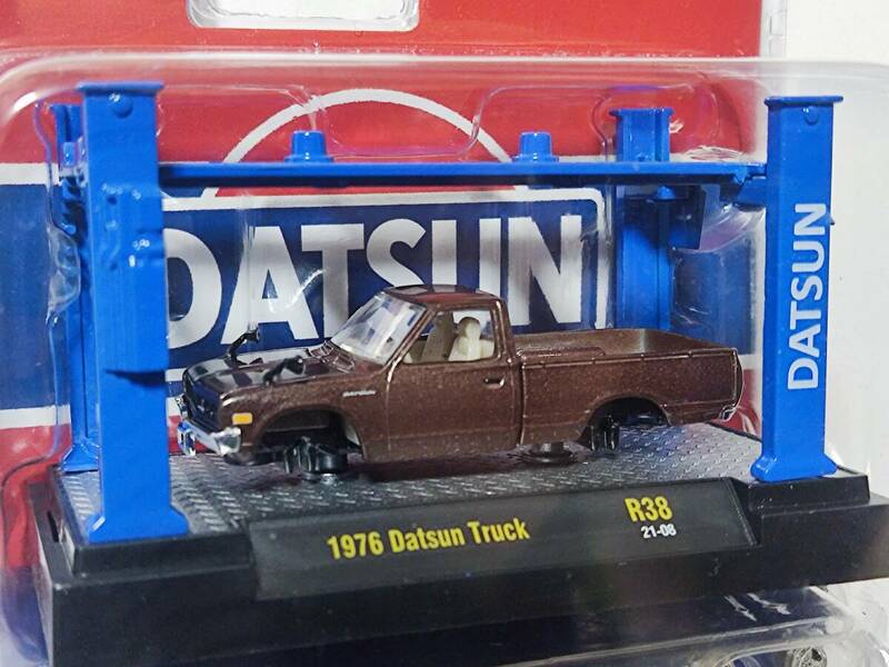 M2 MACHINES 1/64 Model Kit‐1976 Datsun Truck /M2マシーン 組み立て モデルキット/ダットサン/ピックアップ トラック/Lift/リフト