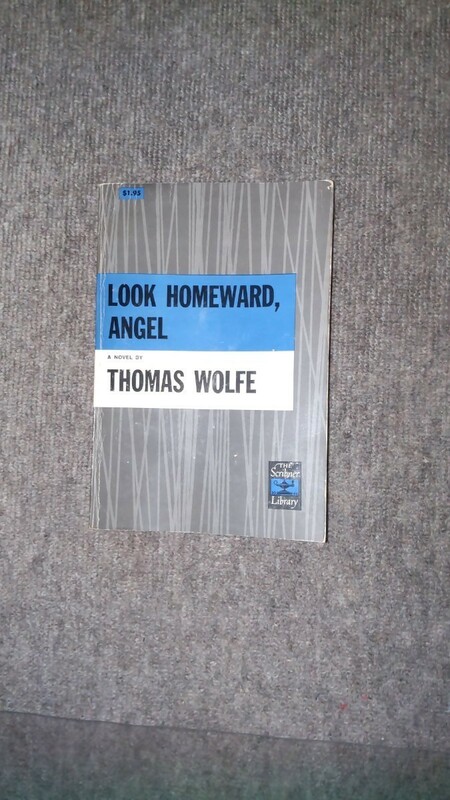 　「Look Homeward Angel」Thomas Wolfe 著　ペーパーバック522ページ　copyright 1952 Charles Scribner's Sons NY 