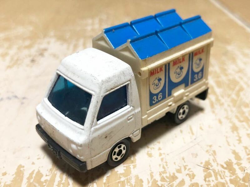 ∵ 希少 レア TOMICA No.31 SUBARU SAMBAR スバル サンバー 牛乳屋 1/52 ミニカー 模型 移動販売車 パネルバントミカ 当時物 絶版