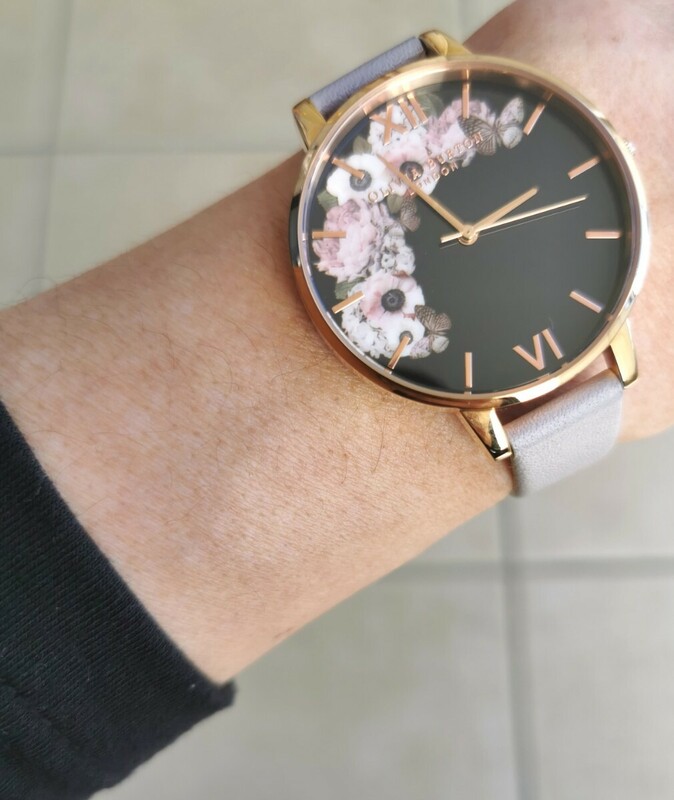 オリビアバートン 素敵なお花柄腕時計 フェイ◯ー好きに　言うてそこまで使い込まれてないです(^^;)