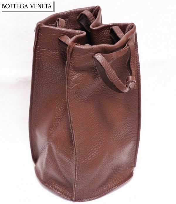 BOTTEGA VENETA　ボッテガヴェネタ 牛革　シボ革　レザー キップスキン　ポーチ 巾着バッグ 男女兼用　15×15×25　袋付き　未使用品