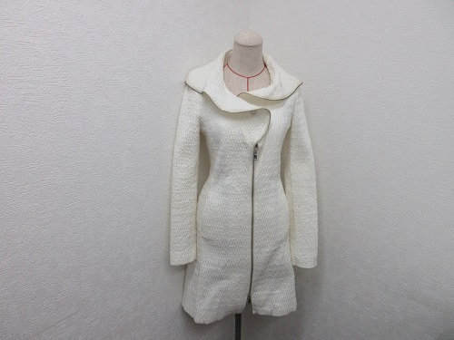 [C006] EMPORIO ARMAN 白色　デザイン　洋服　女性　綺麗　グレイド