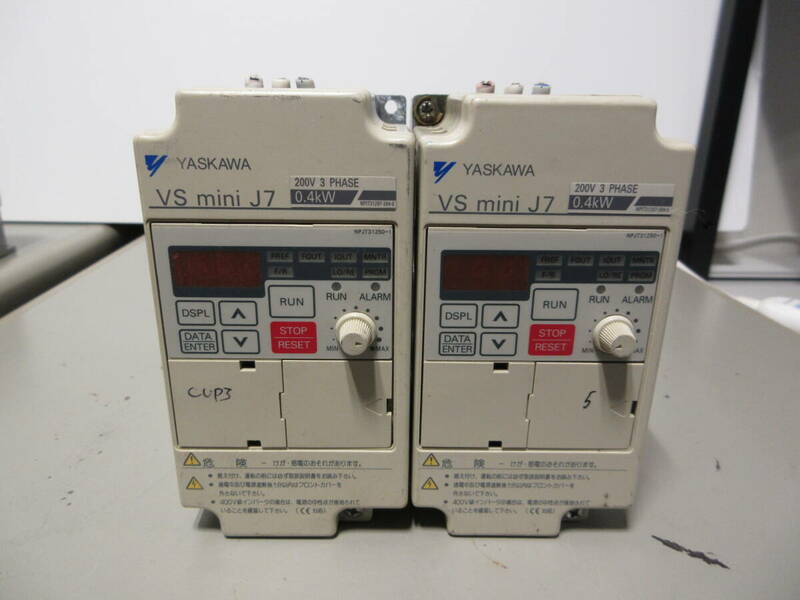 YASKAWA VS mini J7 CIMR-J7AA20P4 2個セット　(W82)