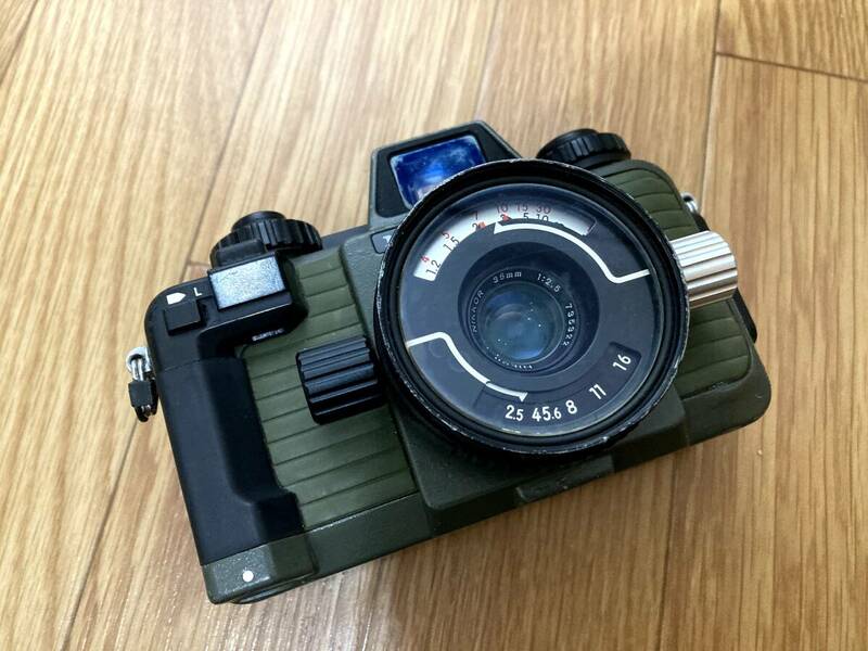 モスグリーン Nikon NIKONOS-V 防水 水中カメラ グリーン ニコノス 35mm F2.5