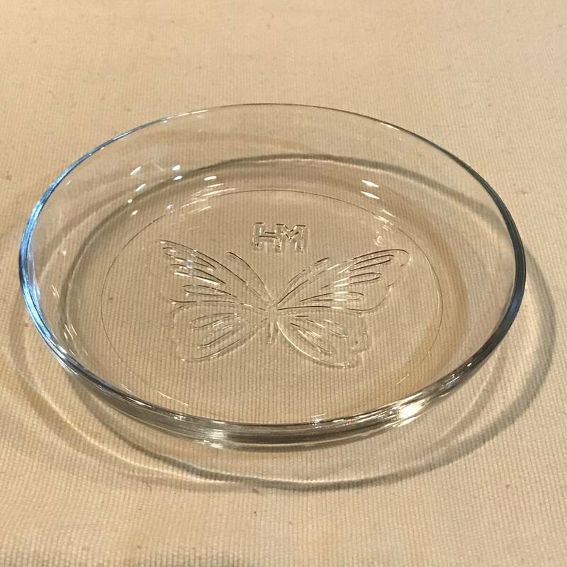 A7344●HM HANAE MORI 森英恵 ガラス皿 蝶の模様 約φ16.5×2.7㎝ スレキズなどあり