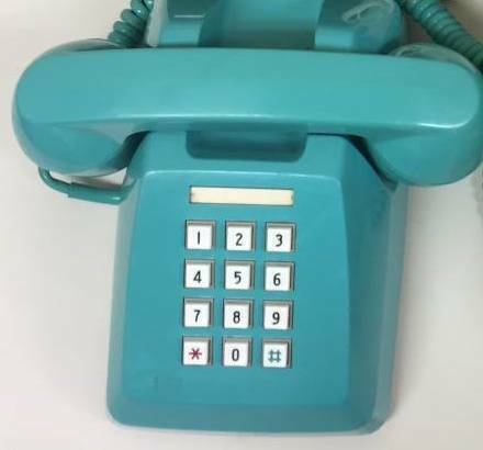 ヴィンテージ・プッシュ式電話機　601-P　昭和　レトロ　アンティーク　インテリア ブルー系