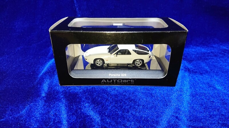 1/43 Autoart オートアート Porsche 928 White 57812 ポルシェ 検 1/12 1/18 