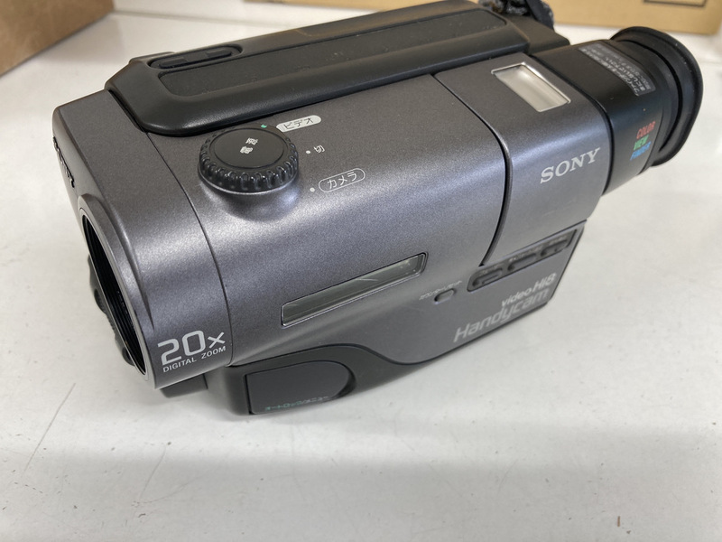 ソニー　CCD-TR11　8mmビデオカメラ(8mmビデオデッキ)　ハンディカム VideoHi8
