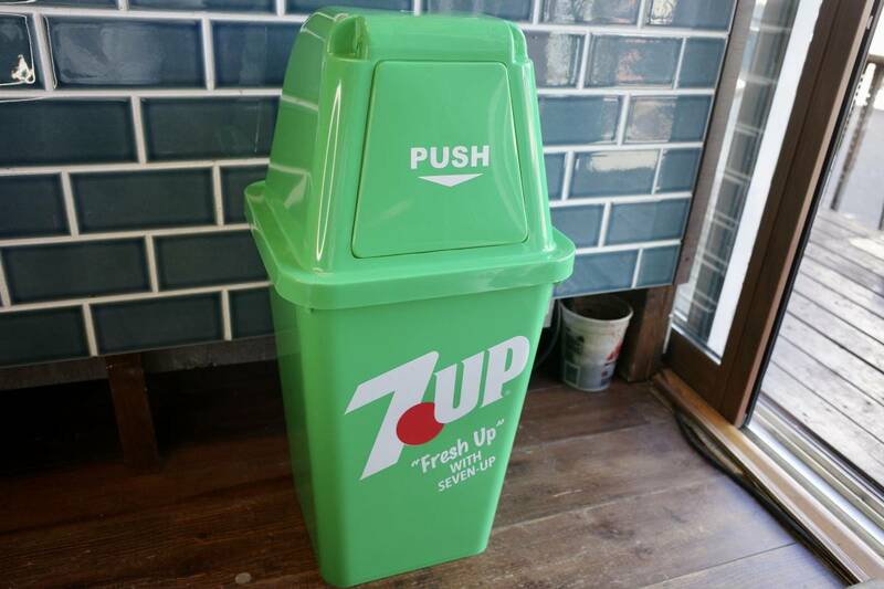 新品　７UP Fresh UP グリーン　２０L ダストボックス　ゴミ箱　世田谷ベース　アメリカンハウス　インテリア　ストレージ　ロゴ