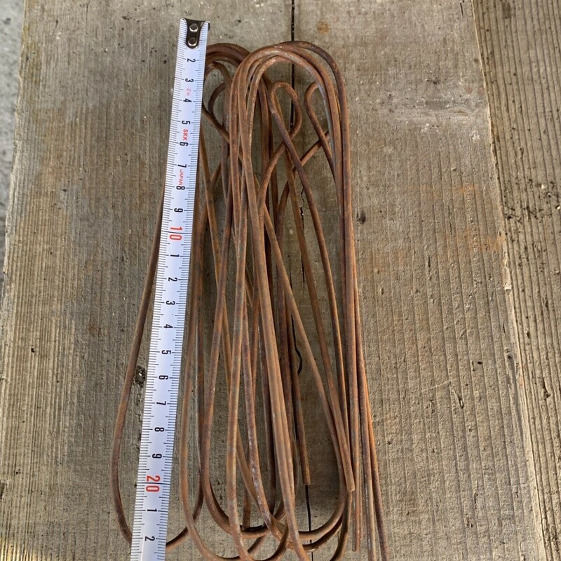 錆びたワイヤー　針金　ジャンク　レトロ　ガーデニング　古道具　サビ