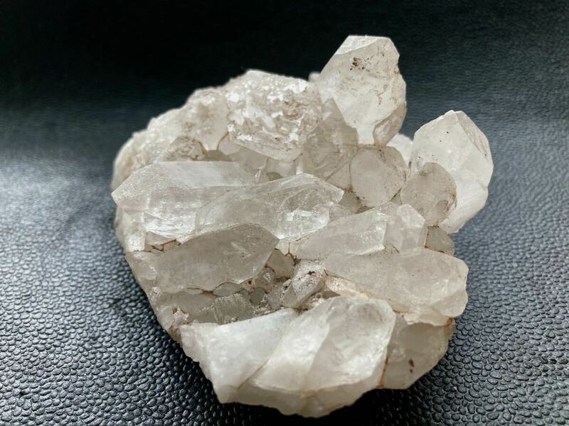 ヒマラヤ水晶　クラスター　原石　クリスタル　637g パワーストーン 天然石 鉱物 インド
