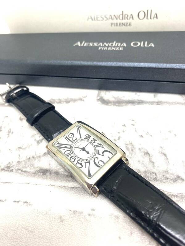 【T】 Alessandra Olla アレッサンドラ・オーラ クオーツ 腕時計　不動品　美品　ケース有　レディース　【996】