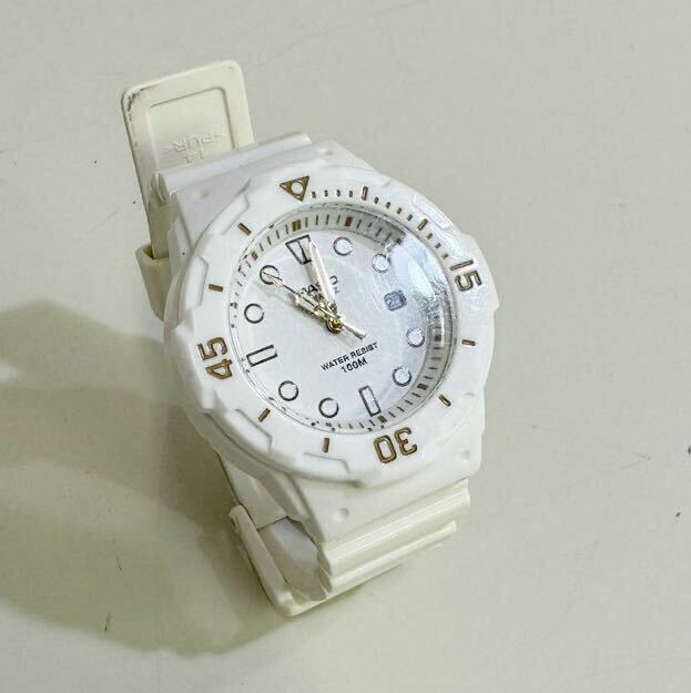 CASIO カシオ レディース腕時計　ラバーベルト　クオーツ　白　ホワイト　LRW-200H 電池切れ