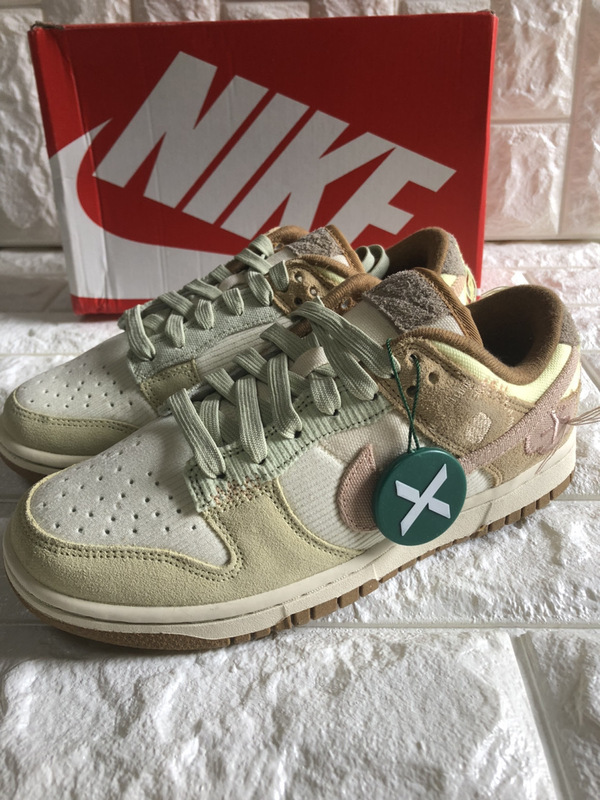 NIKE WMNS DUNK LOW　Bright Sight　 ナイキ ウィメンズ ダンク ロー　ブライトサイト　/ ベージュ BEIGE 　24ｃｍ