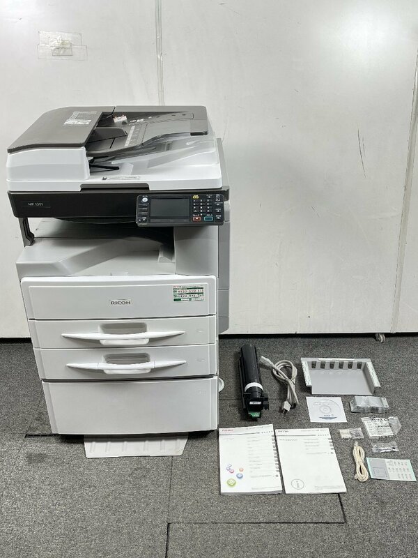 RICOH MP 1301 SPF モノクロ 複合機 A3対応 印刷枚数:2061枚 2段給紙 OA機器 オフィス 業務用 リコー 【現状品】