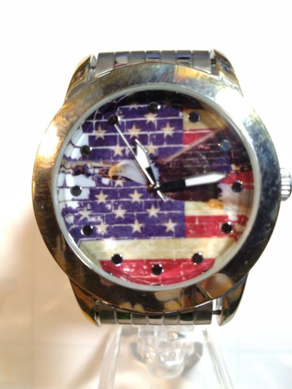 メーカー不明　アメリカンな中古メンズ腕時計稼働品