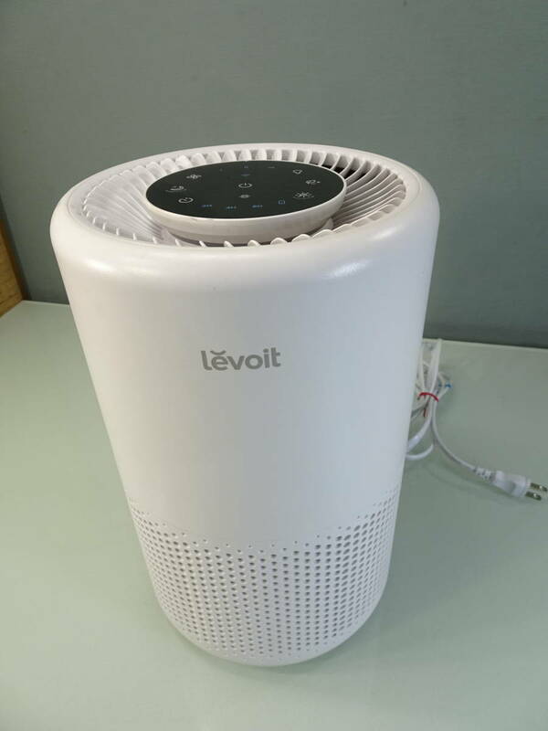 レボイト/Levoit　Core200S　ホワイト　空気清浄機　18畳　卓上　消臭花粉除菌静電hepaフィルター　省エネ　4段風量設定　動作確認済　中古