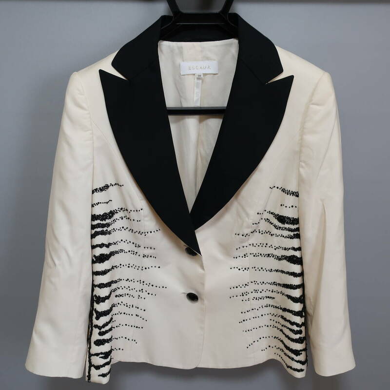 正規品 エスカーダ Escada テーラードジャケット 美品 ビーズ刺繍 Authentic Mint tailored jacket White Black
