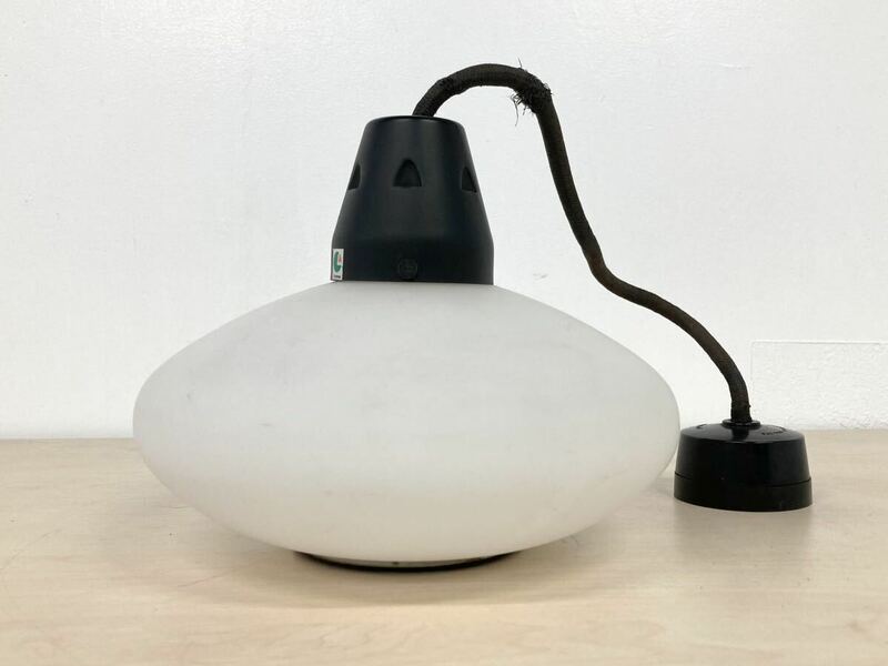 ペンダントライト　照明　吊り下げ　シンプルデザイン　キッチン　リビング　ダイニング　天井照明　ランプ　ライト　インテリア