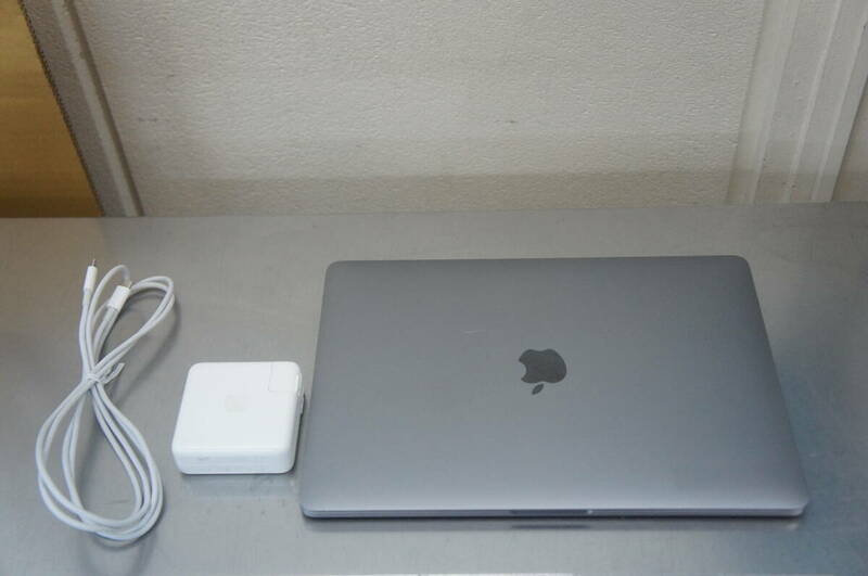 中古 Apple MacBook Pro 13-inch, 2019, Thunderbolt 3ポートx 4 MV972J/A i5/8GB/512GB