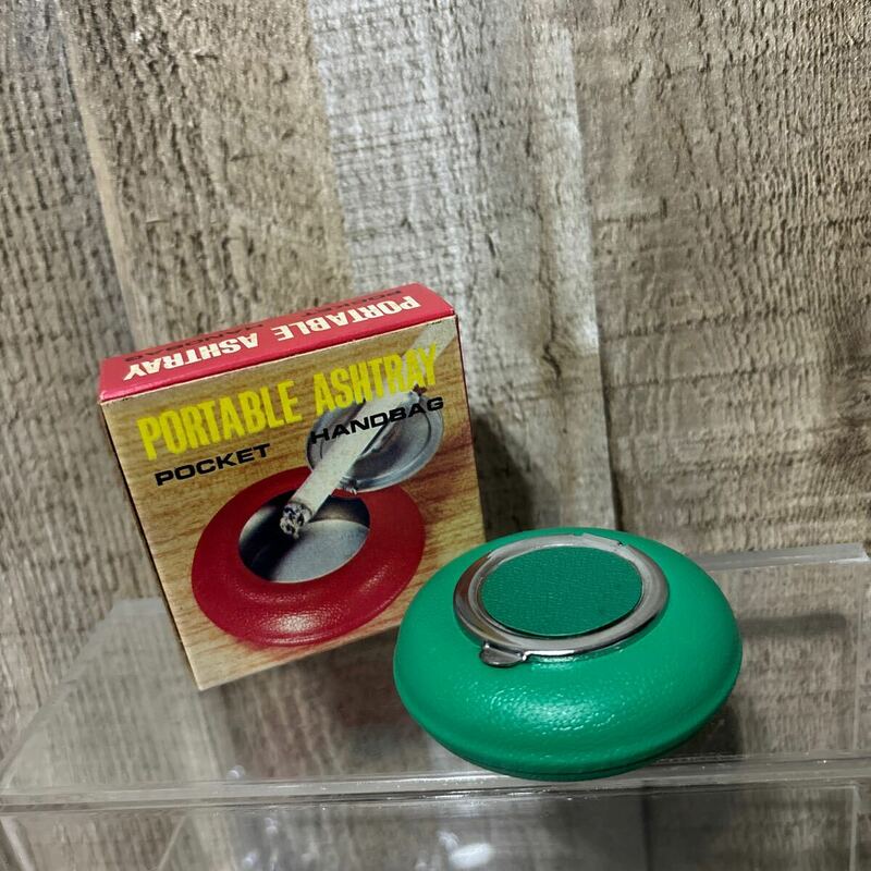 ７０年代～８０年代　70' 80' 日本製 PORTABLE ASHTRAY POCKET HANDBAG 携帯灰皿　デッドストック　未使用　ビンテージ　昭和レトロ　緑