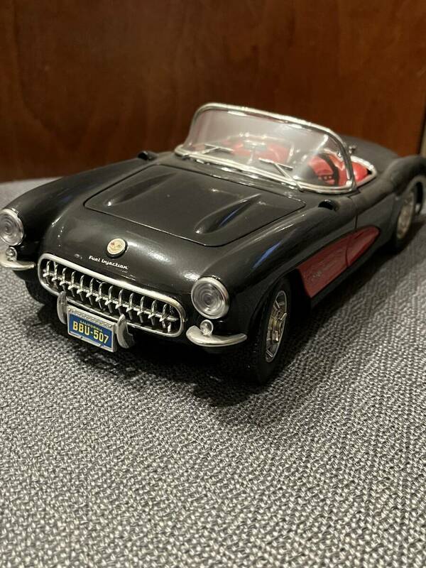 1/18　ブラーゴ　CHEVROLET corvette 1957　黒♪