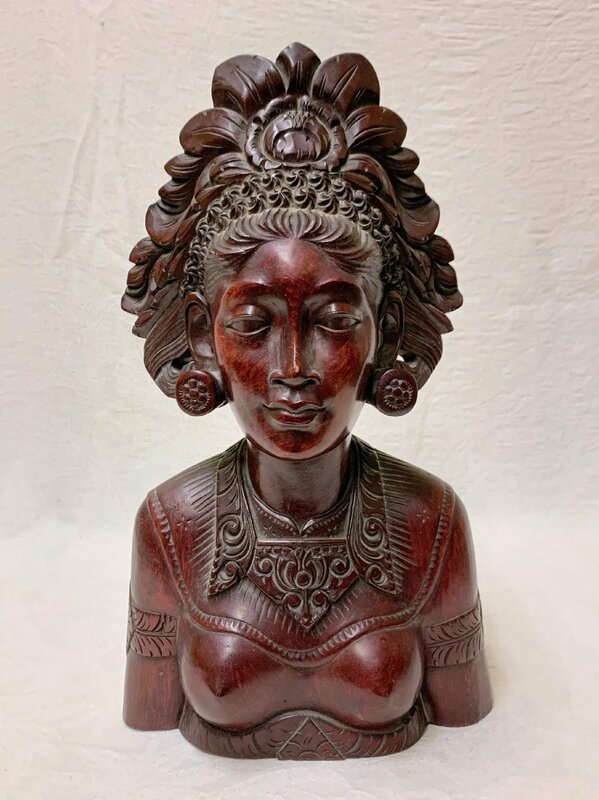 13709/バリ インドネシア 木彫彫刻 女性像 オブジェ 置物 魔除け 民族工芸 舞踊像 プリミティブアート