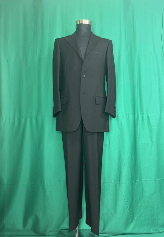GUCCI グッチ スーツ 上下 セット 礼服　シングル　3ボタン　サイドベンツ　本物　黒 ブラック 中古品　Mサイズ相当　サイズ46R