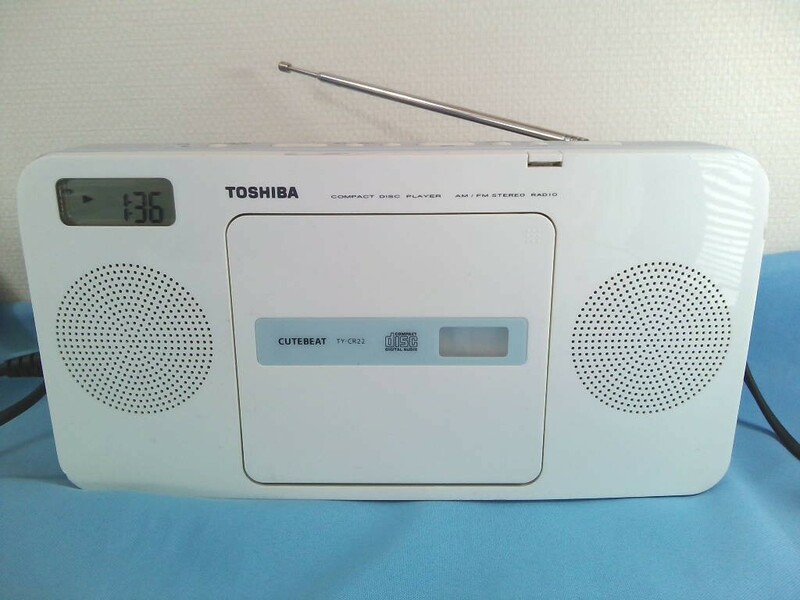 TOSHIBA 東芝　TY-CR22　CDラジオ ホワイト　2013年製　電源コード付き★ジャンク