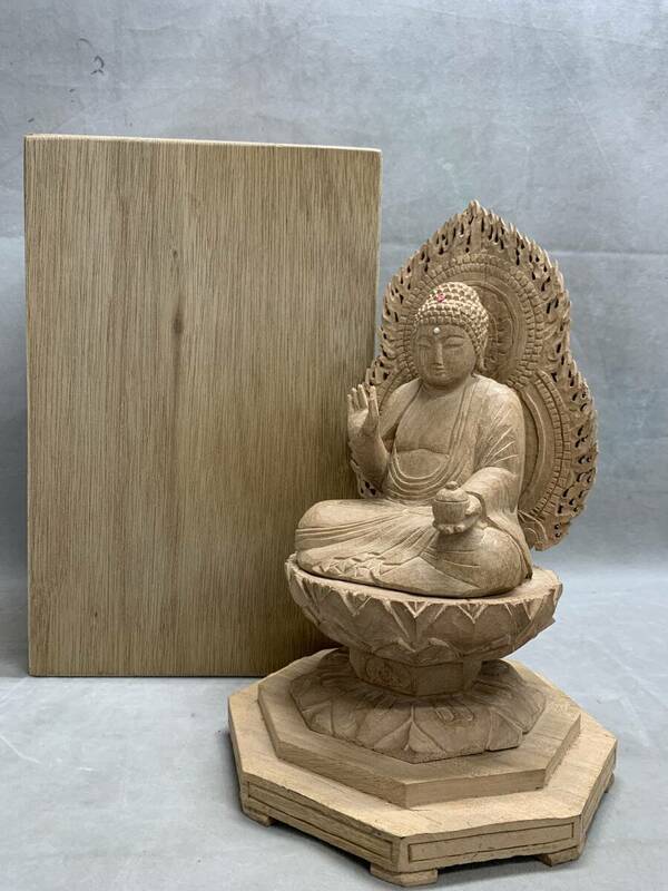 3＃J/4490　蔵王菩薩 置物 木彫 俶通在銘 縁起物 木製 仏教美術 美術品 装飾品　100サイズ