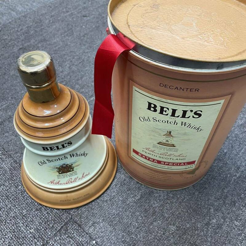 BELL’S ベルズ オールド スコッチ ウイスキー EXTRA SPECIAL 陶器ボトル 750ml 43％ 未開栓 希少円筒ケース付 長期保管品