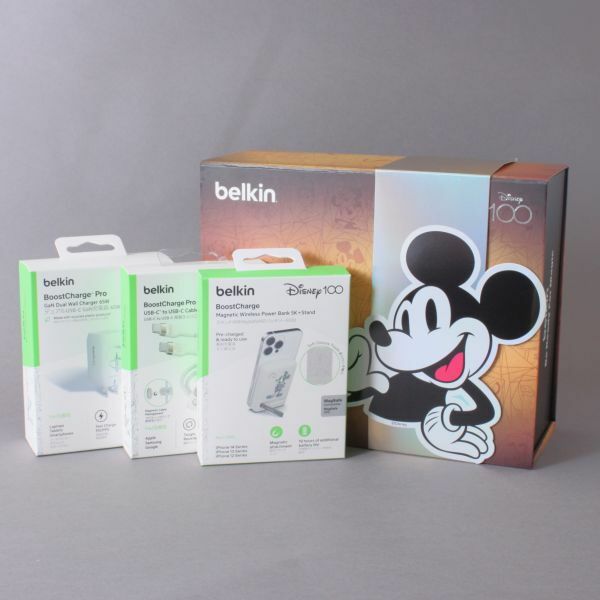 未開封 belkin ベルキン ディズニー 100周年記念 ギフトボックス モバイル充電器3点セット バッテリー/充電器/ケーブル ＃60※582/k.g/k.i