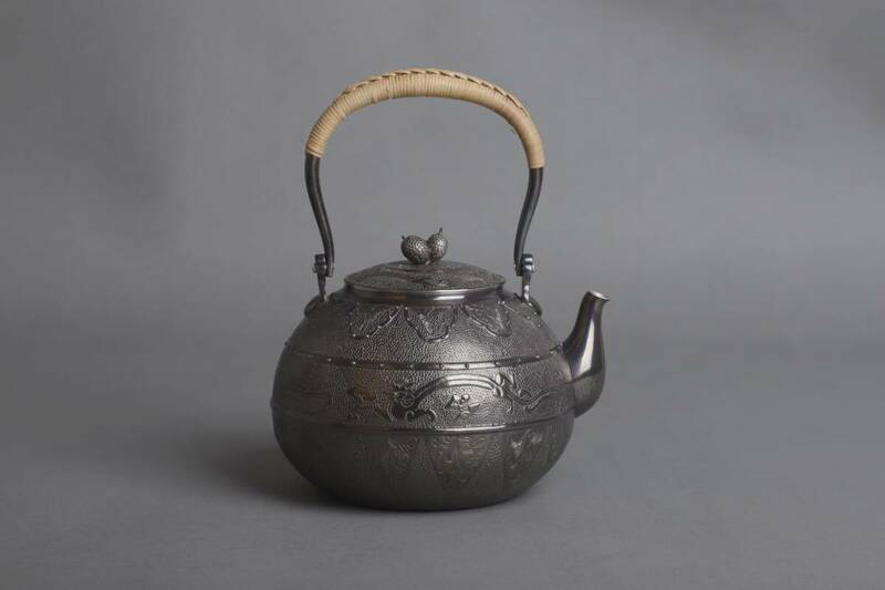 純銀保証 來鳳造 松ぼっくり 松実摘み 湯沸 銀瓶 時代物 古美術品 煎茶道具