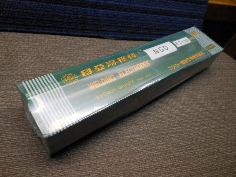 2 日亜 溶接棒 NGD ガウジング用 ニッコー溶材 被覆アーク溶接棒 3.5kg NICHIA WELDING ELECTRODES 3.2mm長さ350mm NGDなら6箱まで同梱可能