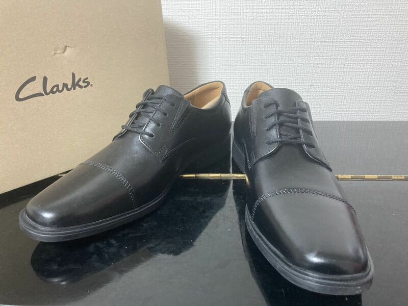 新品未使用Clarks(クラークス) ティルデンキャップ ビジネスシューズブラック黒25cm本革本皮革靴皮靴ビジネスカジュアルビジカジフォーマル