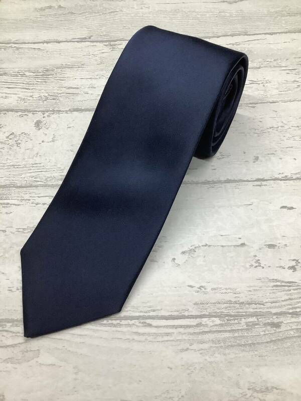 新品未使用　大サービス　高級無地　日本製ソリッドネクタイ　綺麗な濃紺　ネイビー　 シルク100%