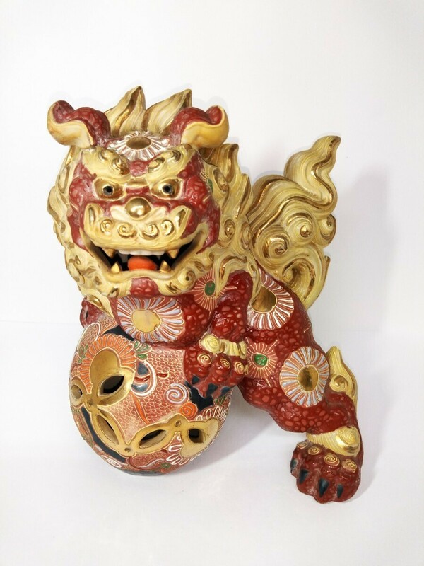 九谷焼 玉乗り 獅子 25cm 金彩 球乗り美術品 魔除 置物 骨董 古玩 アンティーク （検索） 縁起物 シーサー 狛犬 御守 オブジェ 工芸品