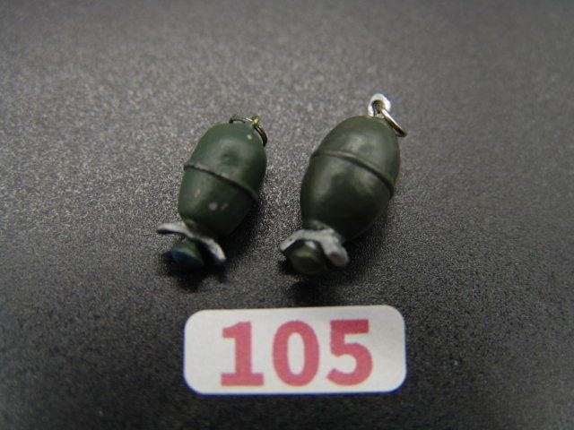 【 小 105 】1/6ドールパーツ：メーカー不詳 WWIIドイツ軍卵型手榴弾2個【 長期保管・ジャンク扱い品 】