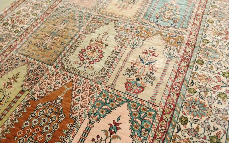 【未使用品】トルコ絨毯 ヘレケ チナールイスタンブール工房 手織り シルク100% 91cm×125㎝ 綺麗 ペルシャ絨毯好きな人へ