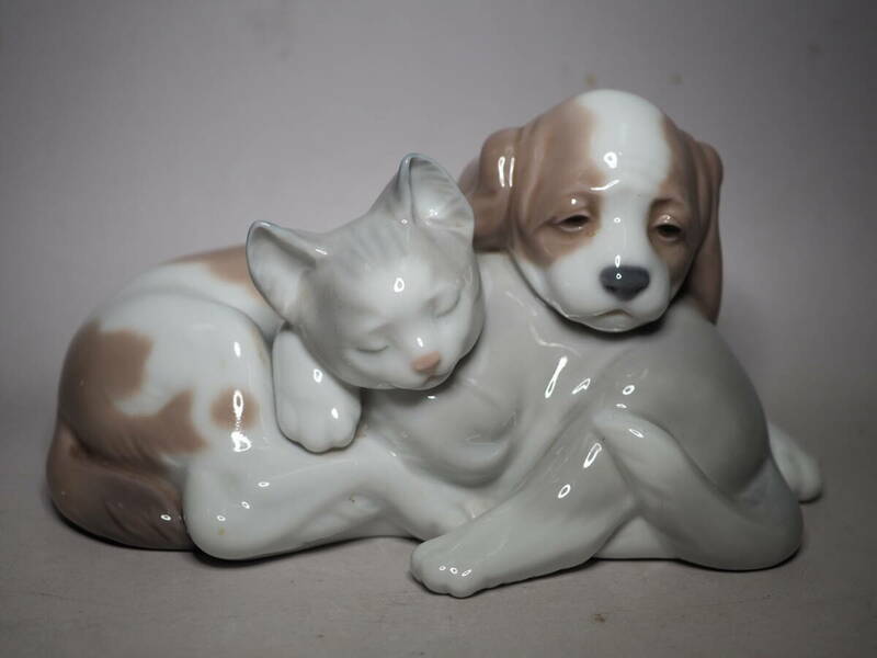 LLADRO リヤドロ　陶器人形 6599 『いつも一緒 』犬 猫 フィギュリンスペイン製 陶器 置物