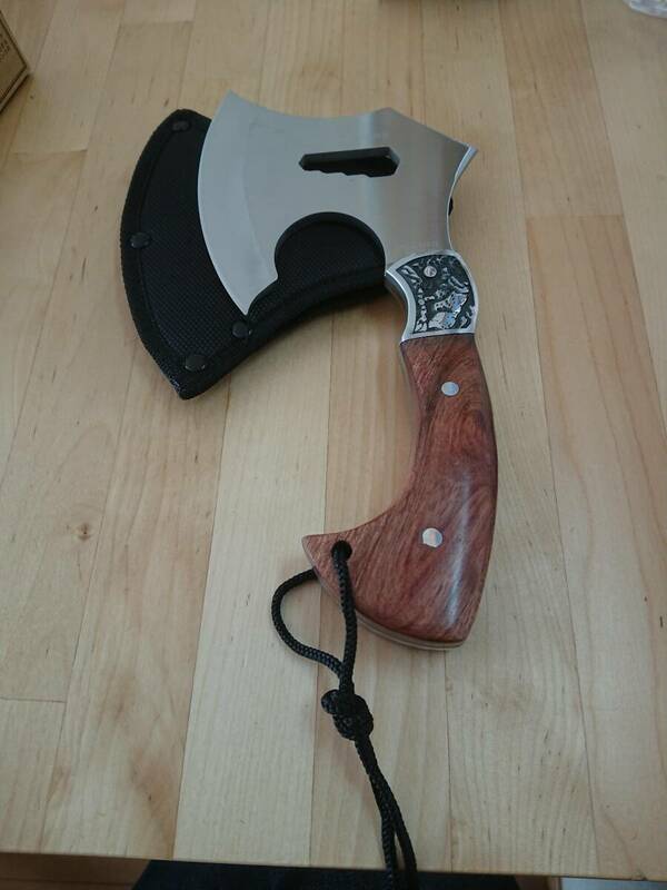 斧 薪割り手斧 キャンプ 園芸 アウトドア用品 ステンレス鋼 保護ケース付 刃長 (F709)