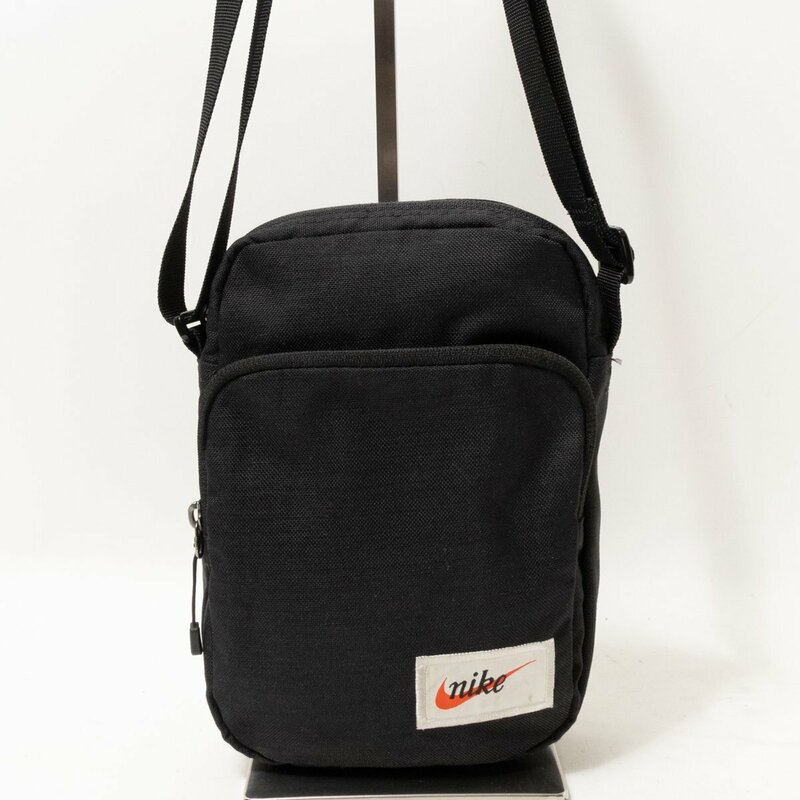 NIKE ナイキ ショルダーバッグ ブラック 黒 ナイロン ユニセックス 男女兼用 斜めがけ シンプル 無地 カジュアル スクエア bag 鞄 かばん