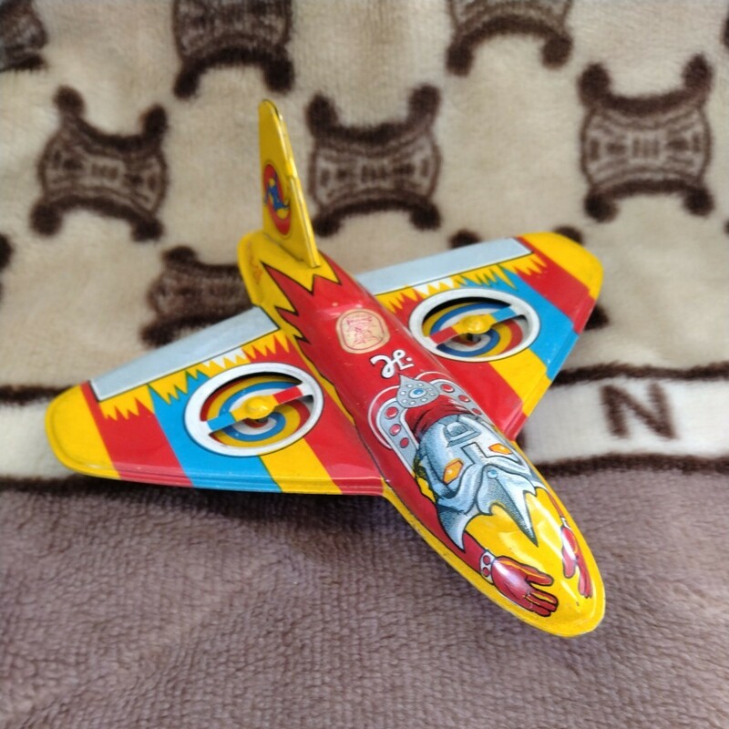 ブリキ　飛行機　昭和レトロ　ビンテージ　当時物　円谷プロ　ウルトラマンレオ　ウルトラマン　マッキー２号　約１７センチ　玩具