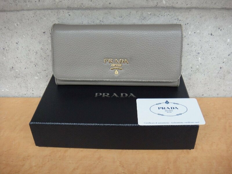 63401RT【本物保証】 PRADA プラダ レザー 二つ折り長財布 パスケース付き 1MH132 グレー系