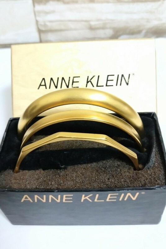 【ANNE KLEIN】アンクライン♪バングル☆3連ブレスレット☆アクセサリー☆Made in USA!!中古品☆ゴールド☆GOLD☆