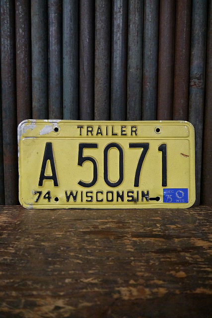 ビンテージ　WISCONSIN　ナンバープレート　 [gosn-64]検アメリカUSAライセンスプレートTRUCKオハイオ州１９７４年MOTORガレージ