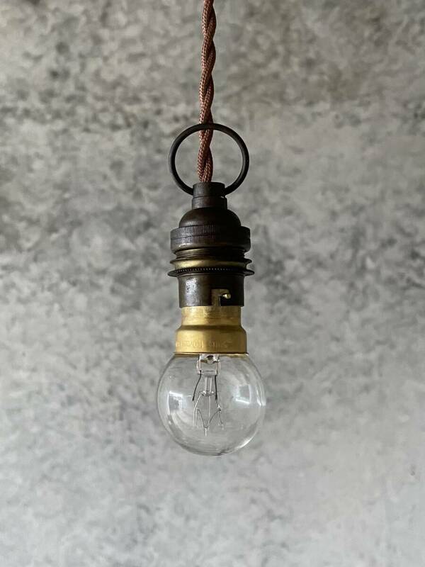 送料無料！R2-3. 1920年代 フランス アンティーク リング 真鍮 飴色 ソケット ランプ L*/吊り下げ 英国 北欧 カフェ 店舗 アトリエ 