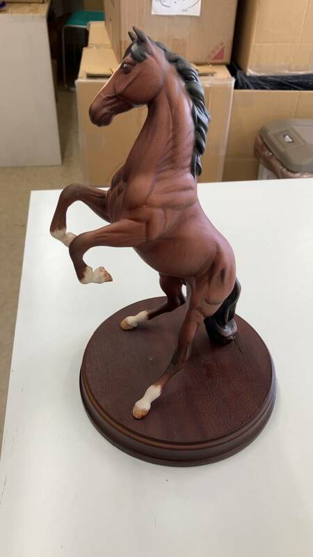 修理品/陶器置物 ロイヤルドルトン馬 スピリット オブ ザ ワイルド Spirit of the Wild Royal Doulton Beswick HORSE ベスウィック ホース